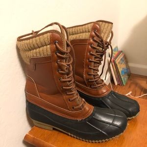 Duck boots